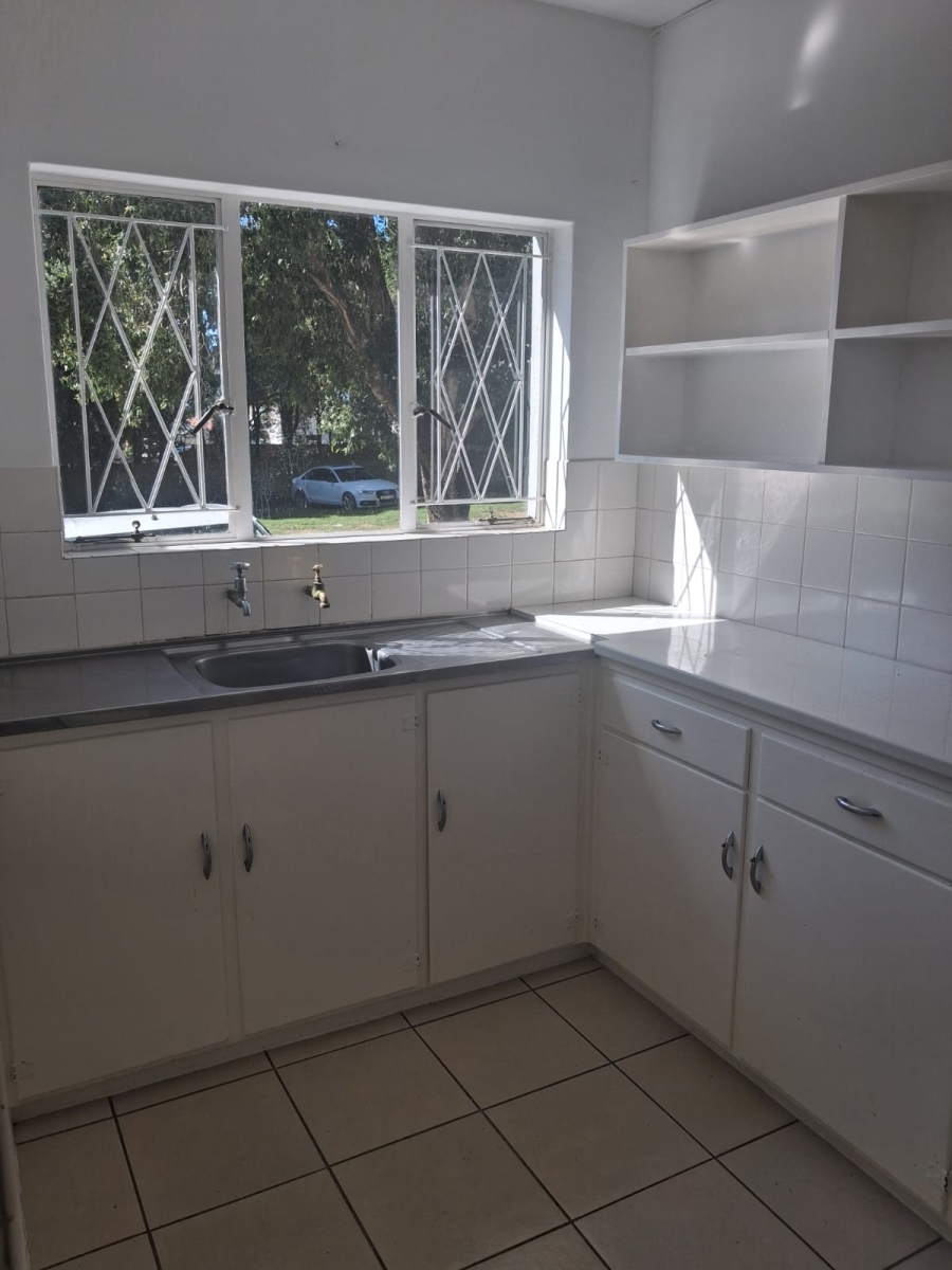 To Let 2 Bedroom Property for Rent in Cambridge West Eastern Cape